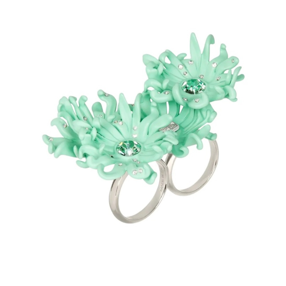 Givenchy Daisy Flower Ring